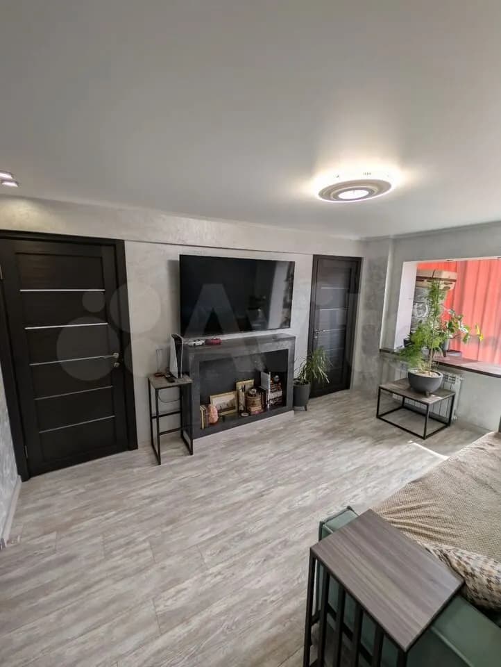 Продается 4-комн. квартира, 60 м² — фото 2