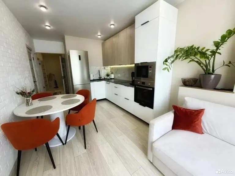 Продается 2-комн. квартира, 58.6 м²