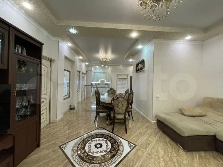 Продается 4-комн. квартира, 105 м²