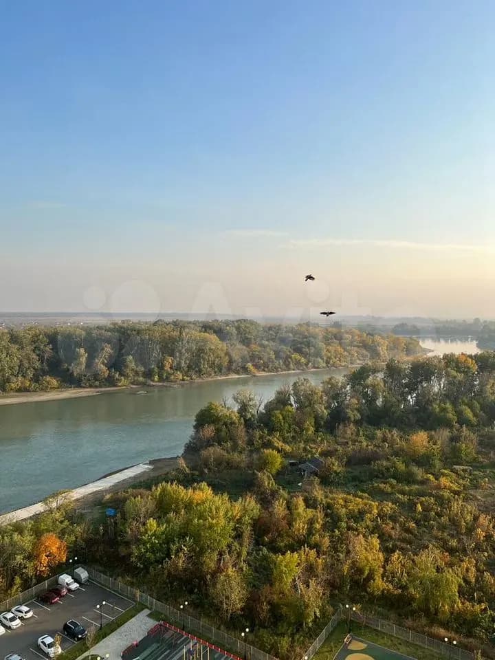 Продается 2-комн. квартира, 64.8 м²