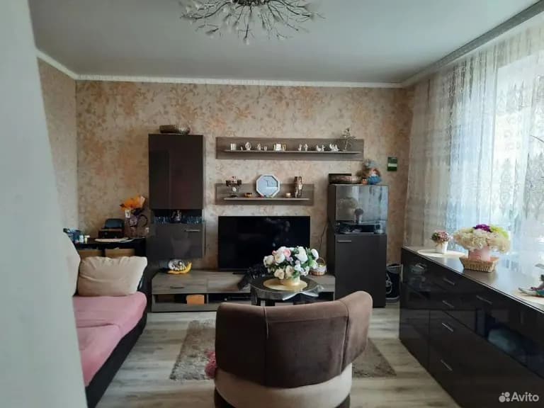 Продается 4-комн. квартира, 87.6 м²