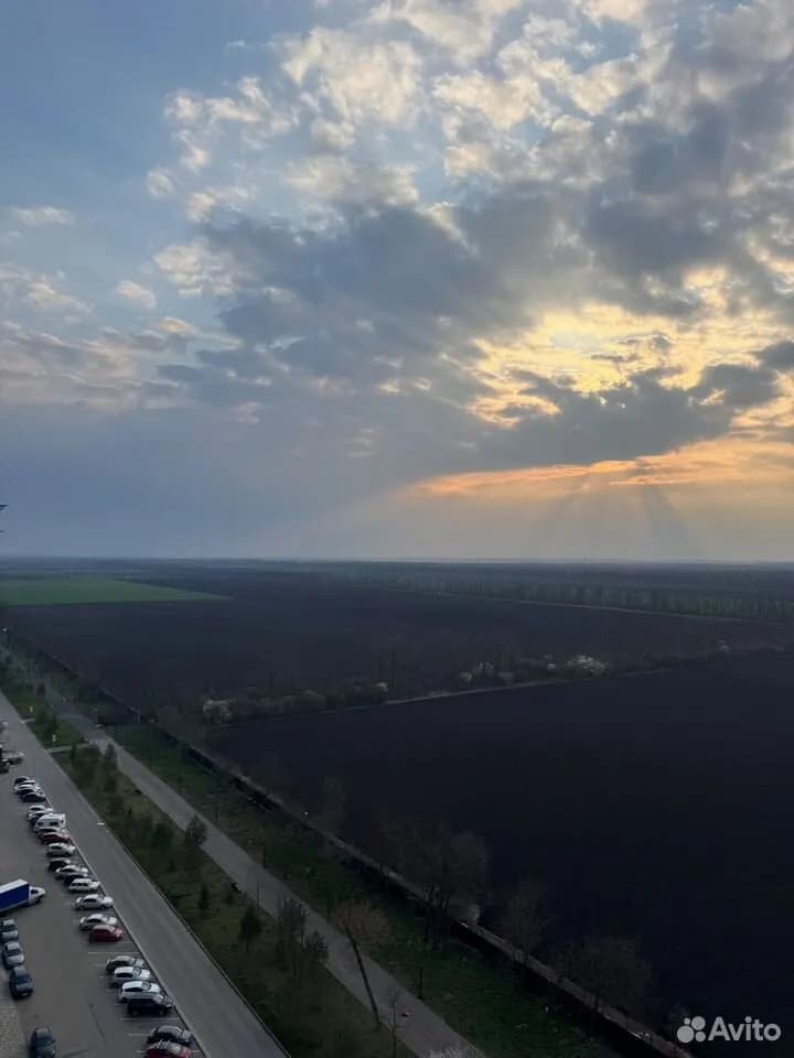 Продается 2-комн. квартира, 63.2 м² — фото 2