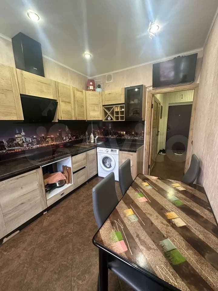 Продается 2-комн. квартира, 65 м²