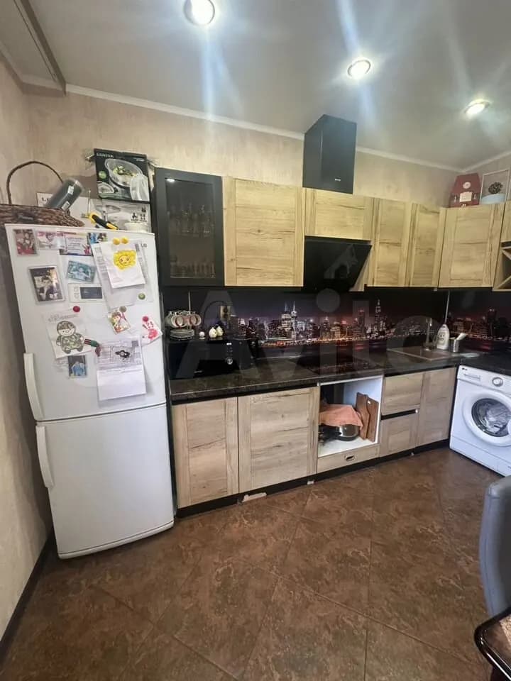 Продается 2-комн. квартира, 65 м² — фото 2