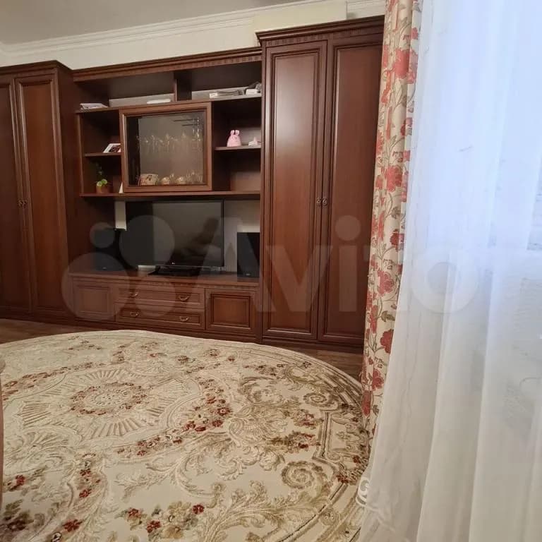 Продается 2-комн. квартира, 57.3 м²