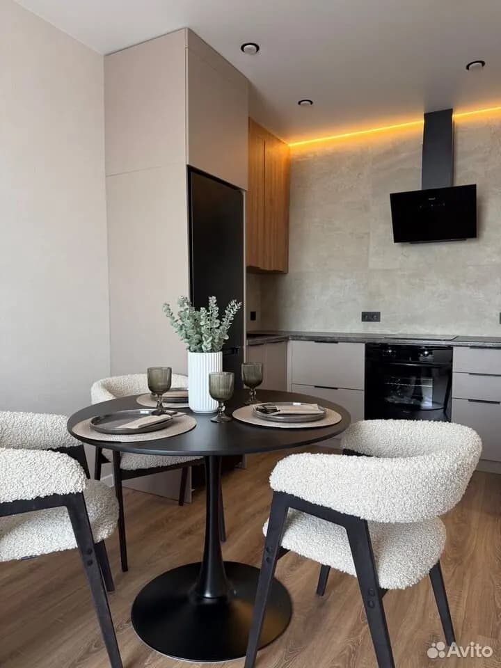 Продается 2-комн. квартира, 52.5 м²