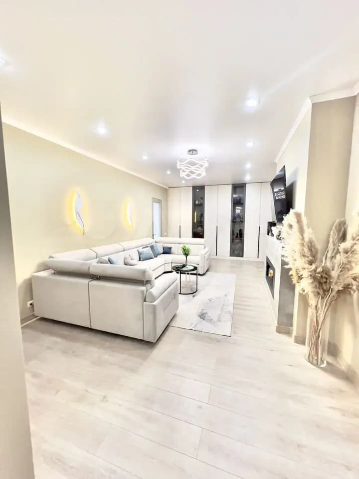 Продается 4-комн. квартира, 215 м² — фото 2