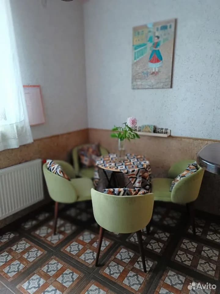 Продается 4-комн. квартира, 122.3 м²