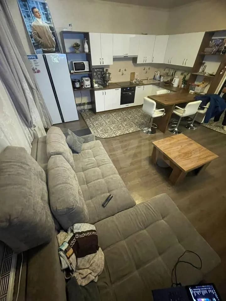 Продается 4-комн. квартира, 76.3 м²