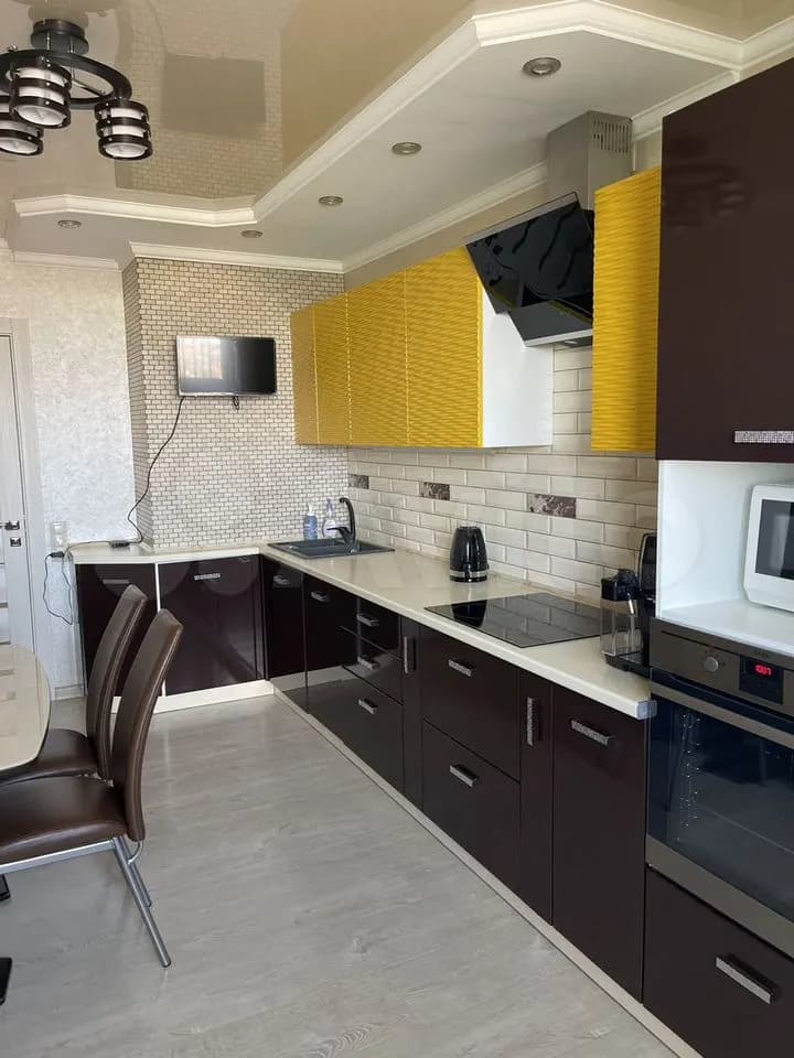 Продается 2-комн. квартира, 65.8 м² — фото 2