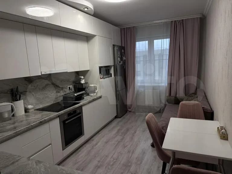Продается 1-комн. квартира, 43 м² — фото 2