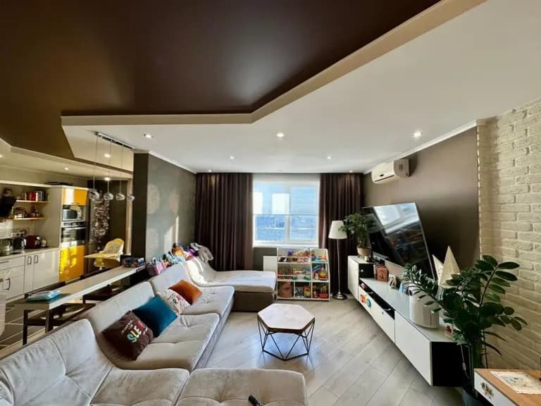 Продается 2-комн. квартира, 71 м²