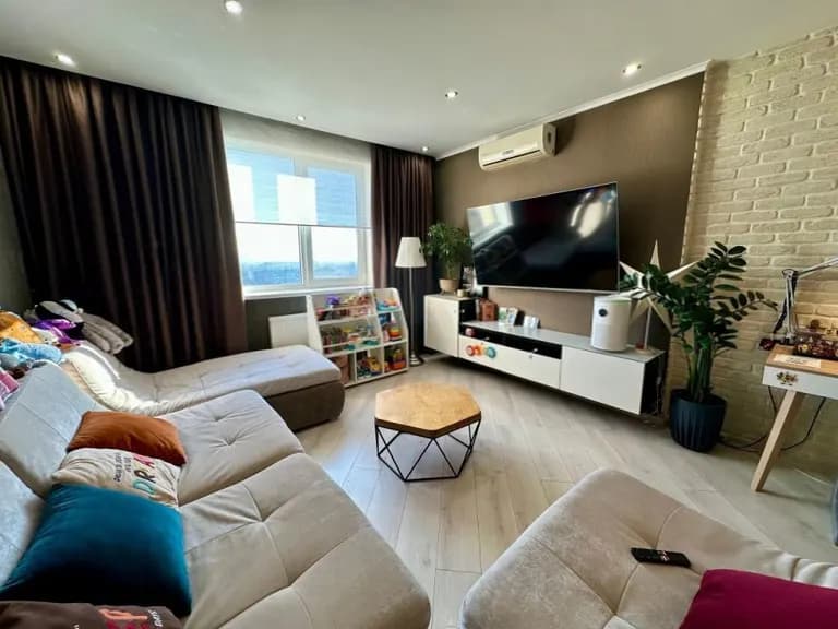 Продается 2-комн. квартира, 71 м² — фото 2