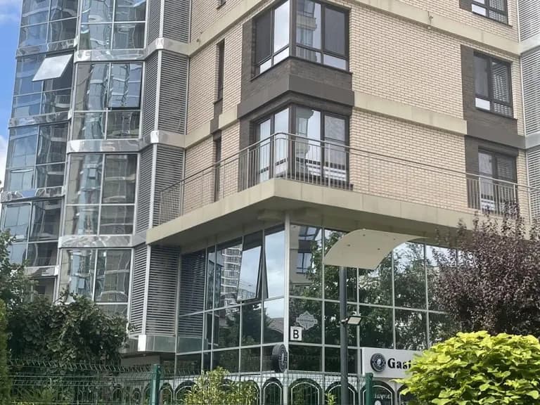 Продается 3-комн. квартира, 111.5 м²