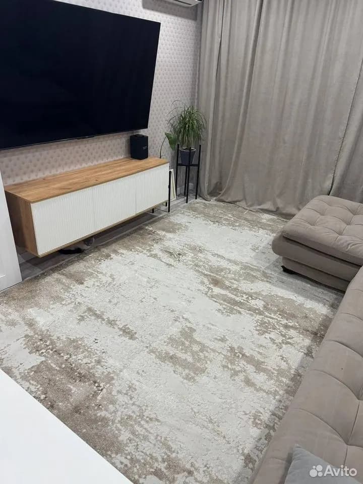 Продается 3-комн. квартира, 69.8 м²
