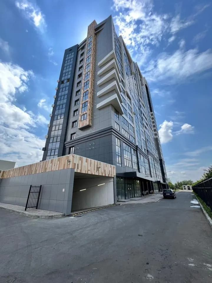 Продается 3-комн. квартира, 99.7 м²