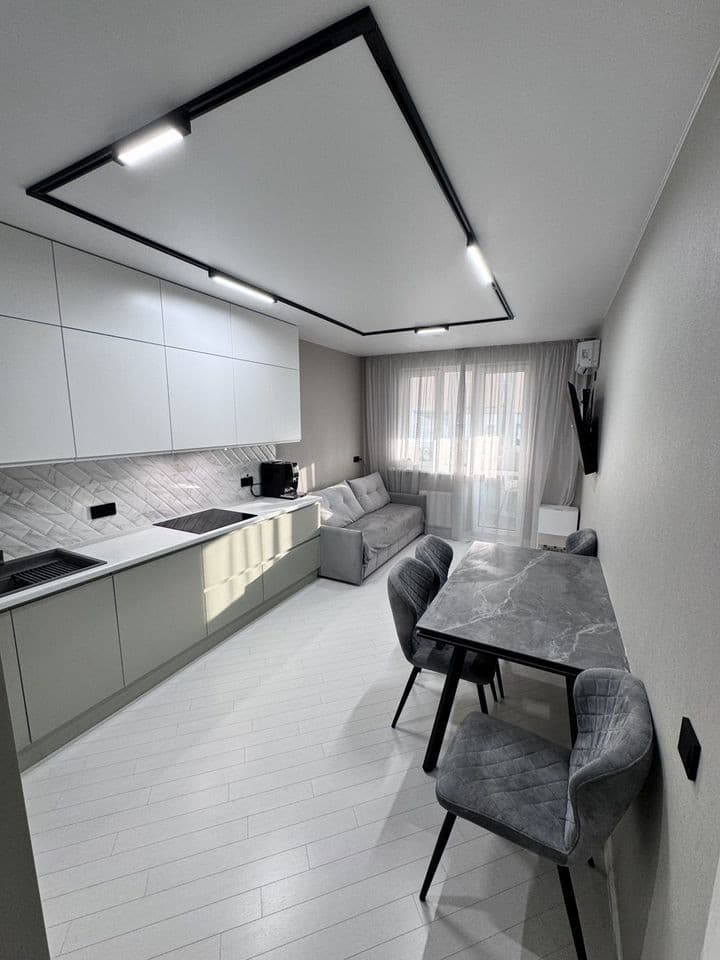 Продается 2-комн. квартира, 58.2 м²