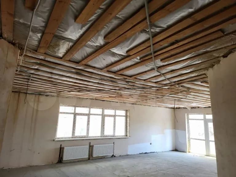 Продается 4-комн. квартира, 305 м²