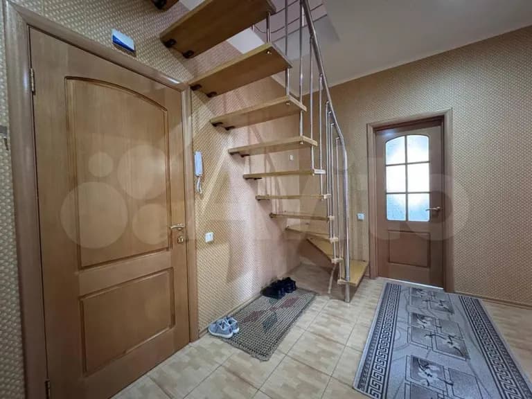 Продается 4-комн. квартира, 107.6 м²