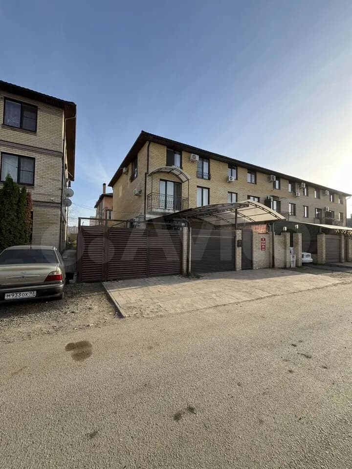 Продается 4-комн. квартира, 107 м² — фото 2