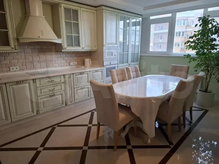 Продается 3-комн. квартира, 94.9 м²