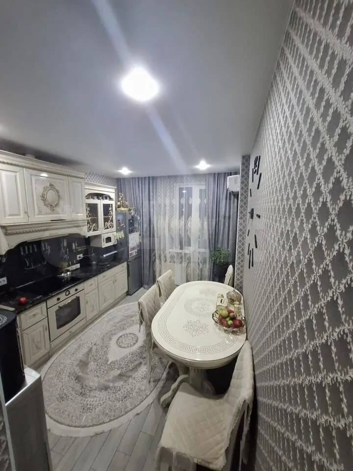 Продается 2-комн. квартира, 55.7 м²