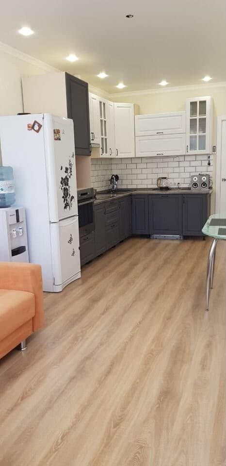 Продается 2-комн. квартира, 65 м² — фото 2