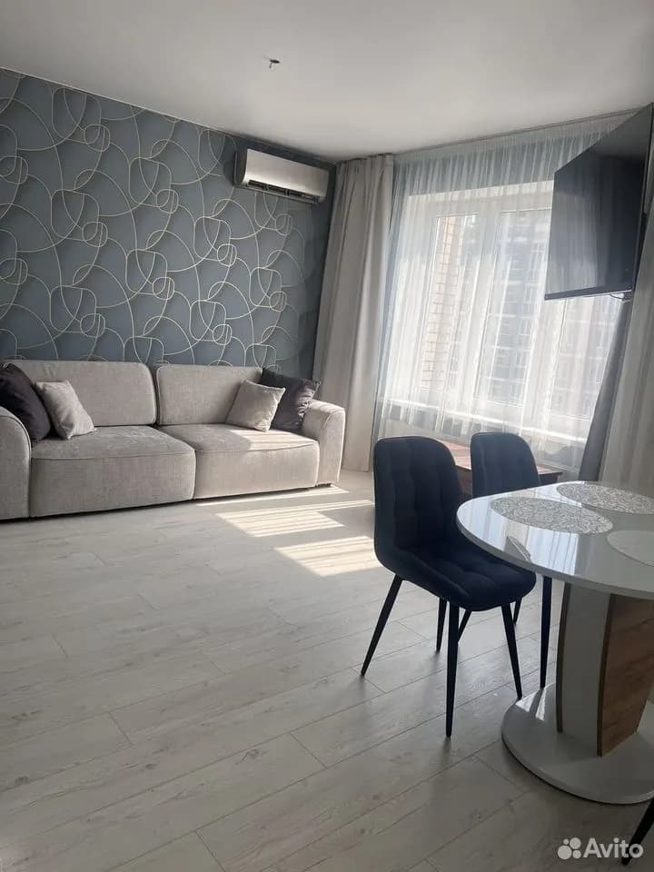 Продается 2-комн. квартира, 62.7 м²