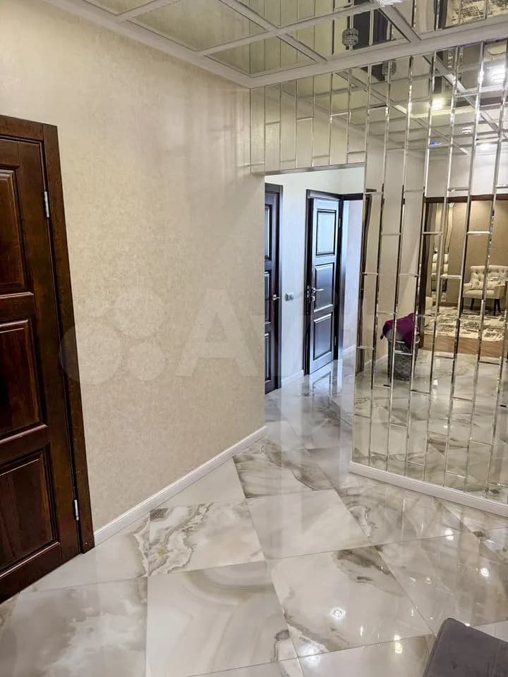 Продается 3-комн. квартира, 101.7 м²