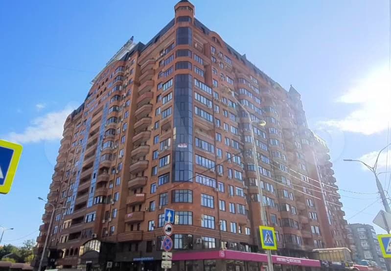Продается 1-комн. квартира, 64 м²