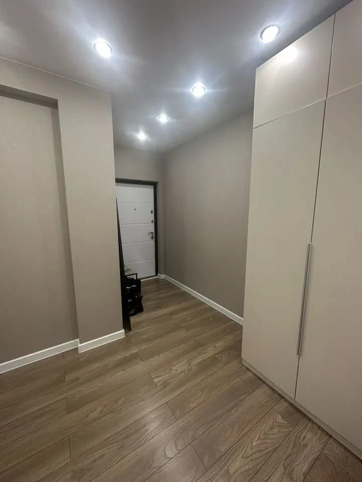 Продается 2-комн. квартира, 77 м² — фото 2