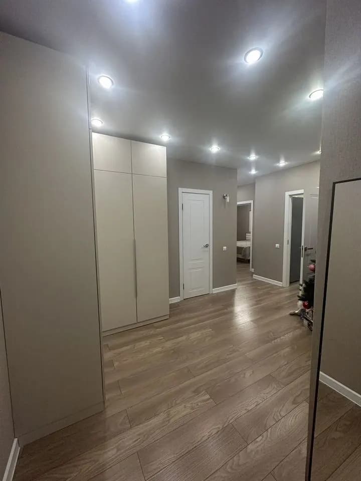 Продается 2-комн. квартира, 77 м² — фото 3