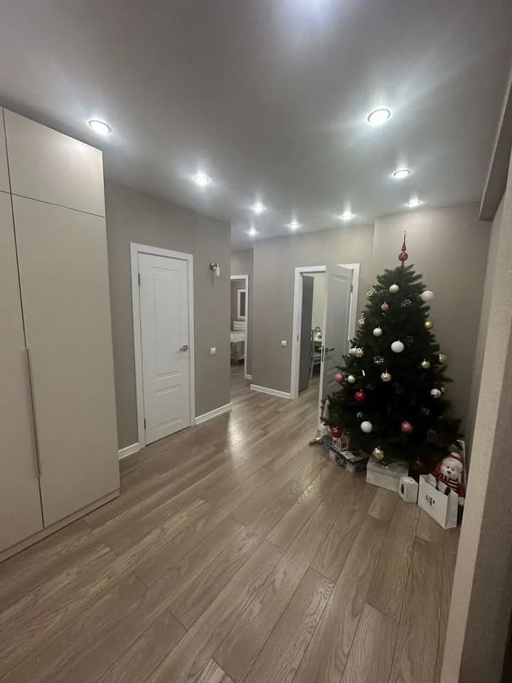 Продается 2-комн. квартира, 77 м² — фото 4