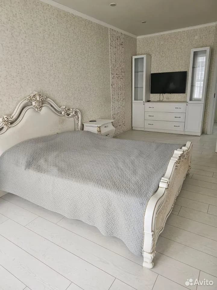 Продается 1-комн. квартира, 42 м²
