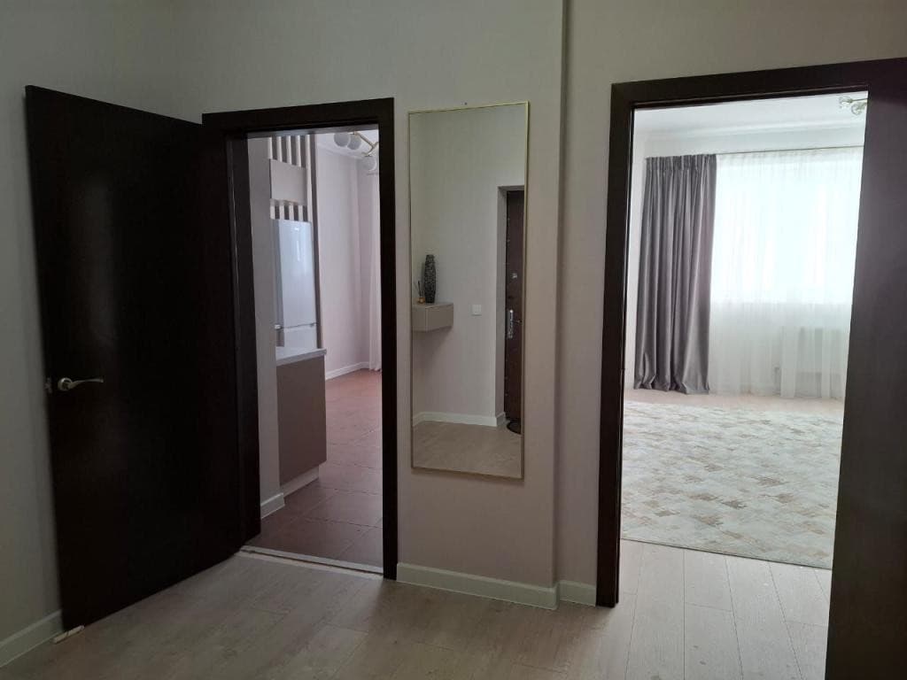 Продается 1-комн. квартира, 54 м² — фото 2