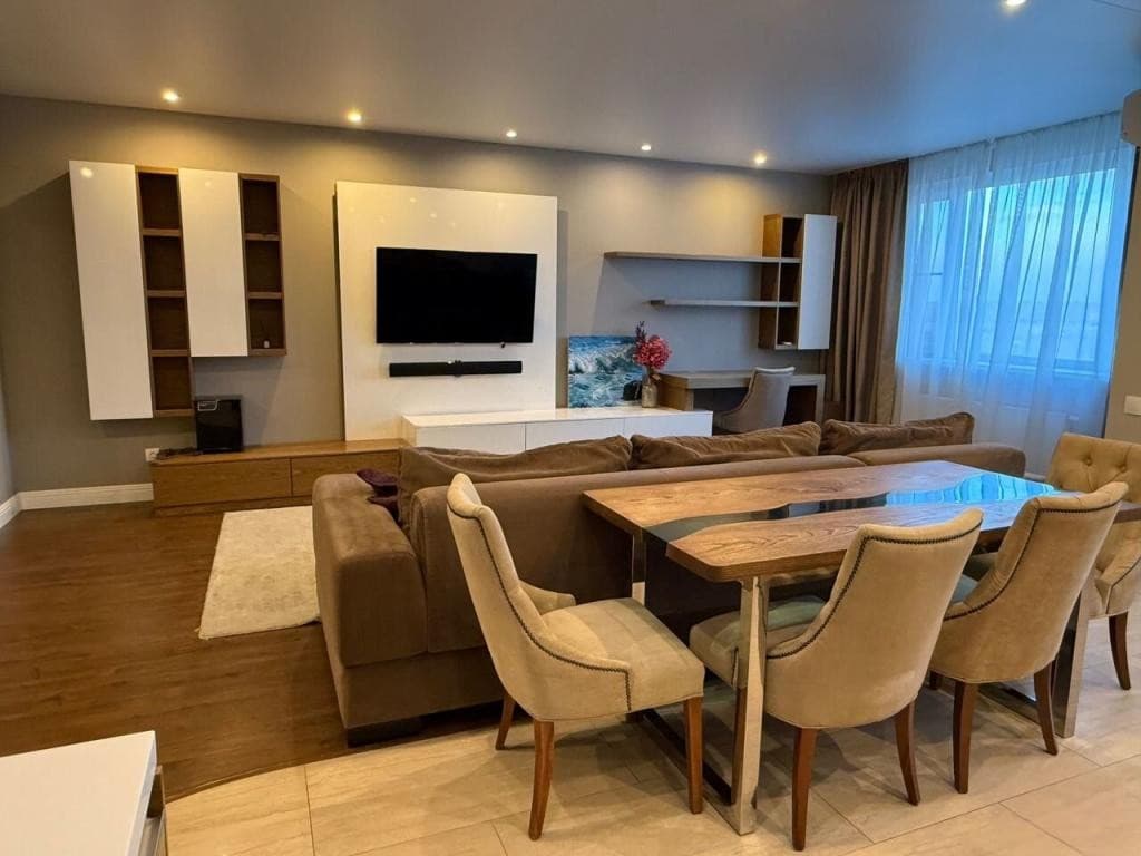 Продается 2-комн. квартира, 77.7 м²