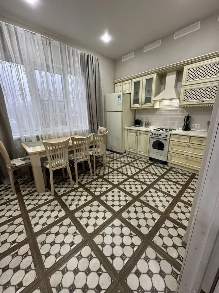 Продается 2-комн. квартира, 64 м²