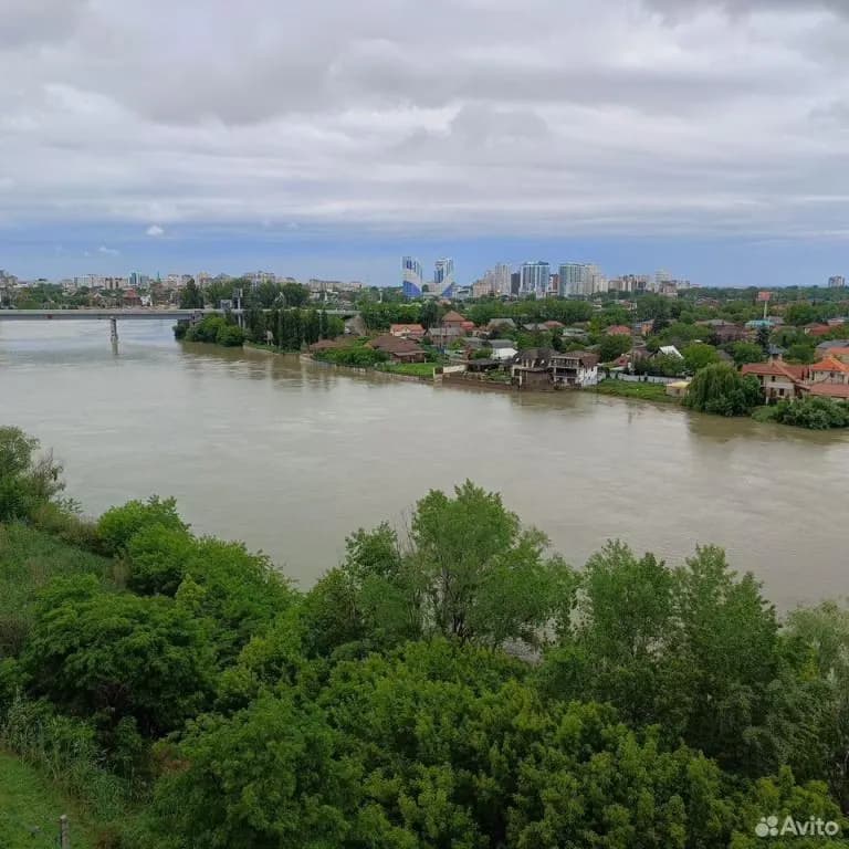 Продается 2-комн. квартира, 70 м²