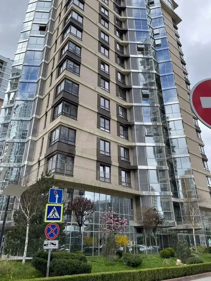 Продается 2-комн. квартира, 81 м²