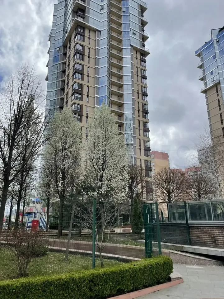 Продается 2-комн. квартира, 81 м² — фото 2