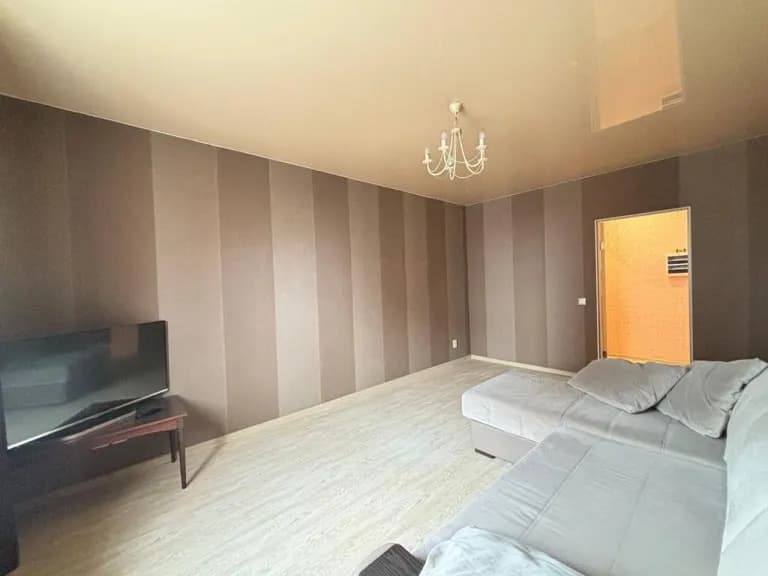 Продается 1-комн. квартира, 45 м² — фото 2