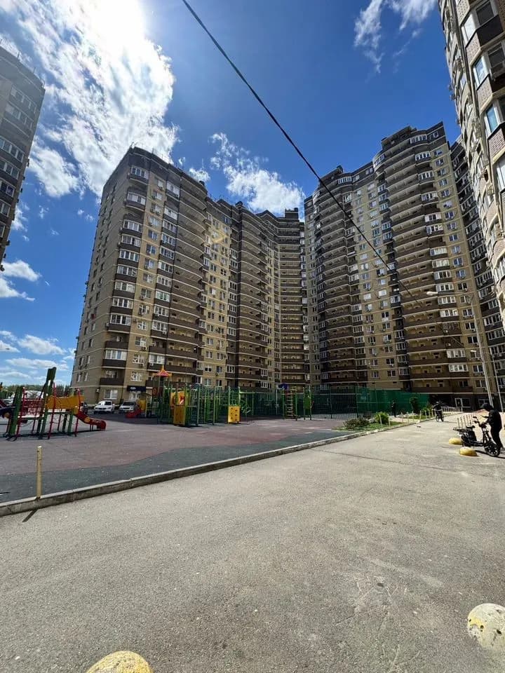 Продается 2-комн. квартира, 69 м²