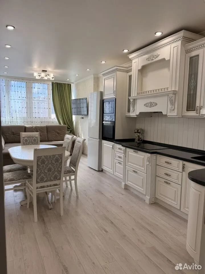 Продается 2-комн. квартира, 68.6 м²
