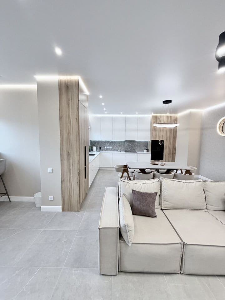 Продается 4-комн. квартира, 135.7 м² — фото 2