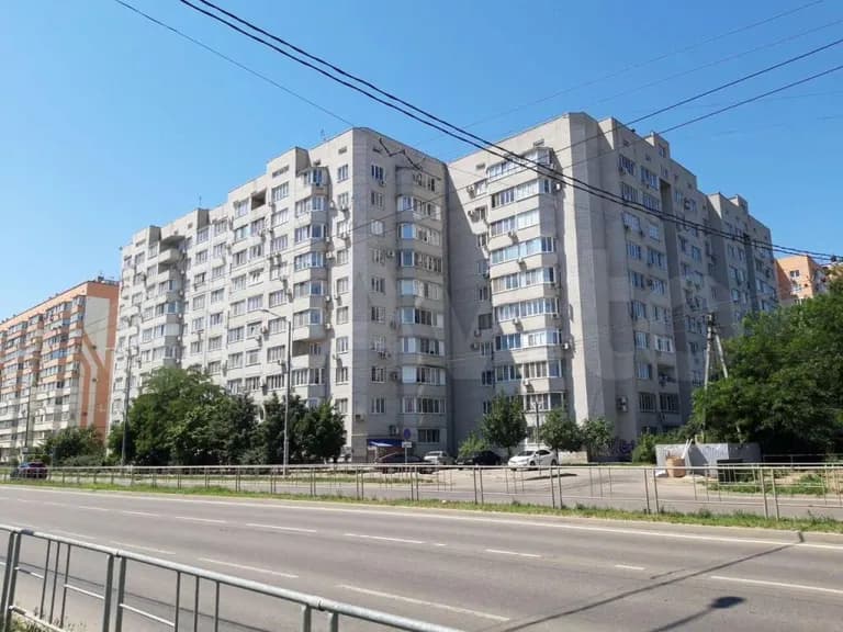 Продается 3-комн. квартира, 105.6 м²
