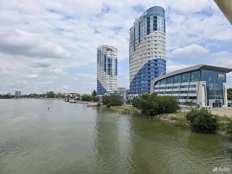 Продается 3-комн. квартира, 97 м²
