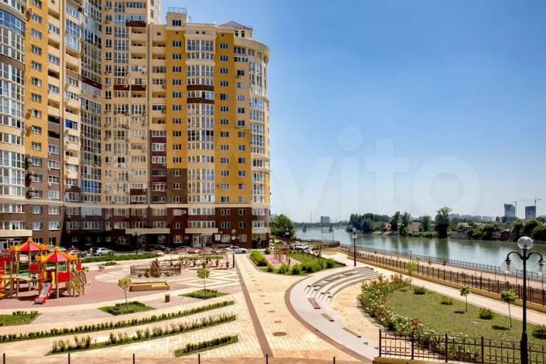 Продается 2-комн. квартира, 97 м²