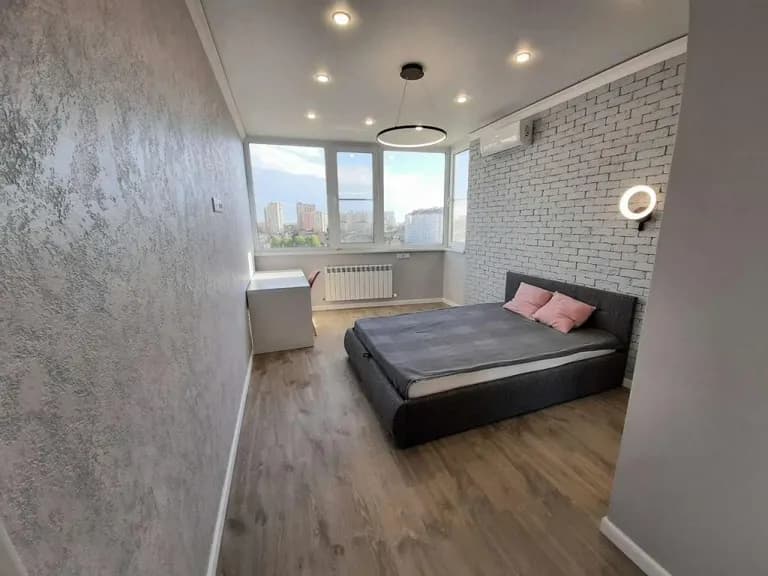 Продается 3-комн. квартира, 92.3 м²
