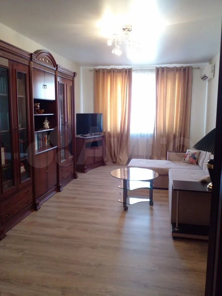 Продается 2-комн. квартира, 65 м²