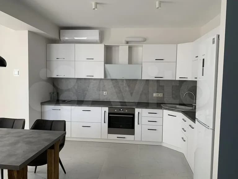 Продается 1-комн. квартира, 60 м² — фото 3